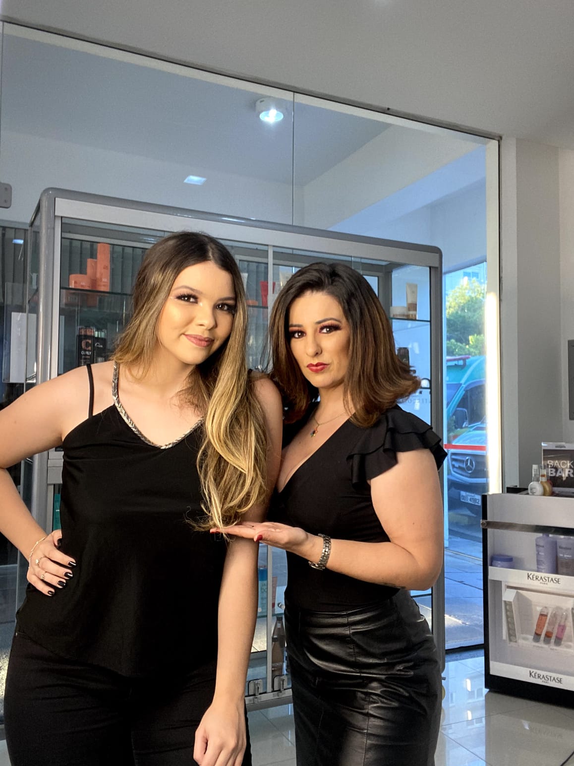 Duas clientes Super Bonita