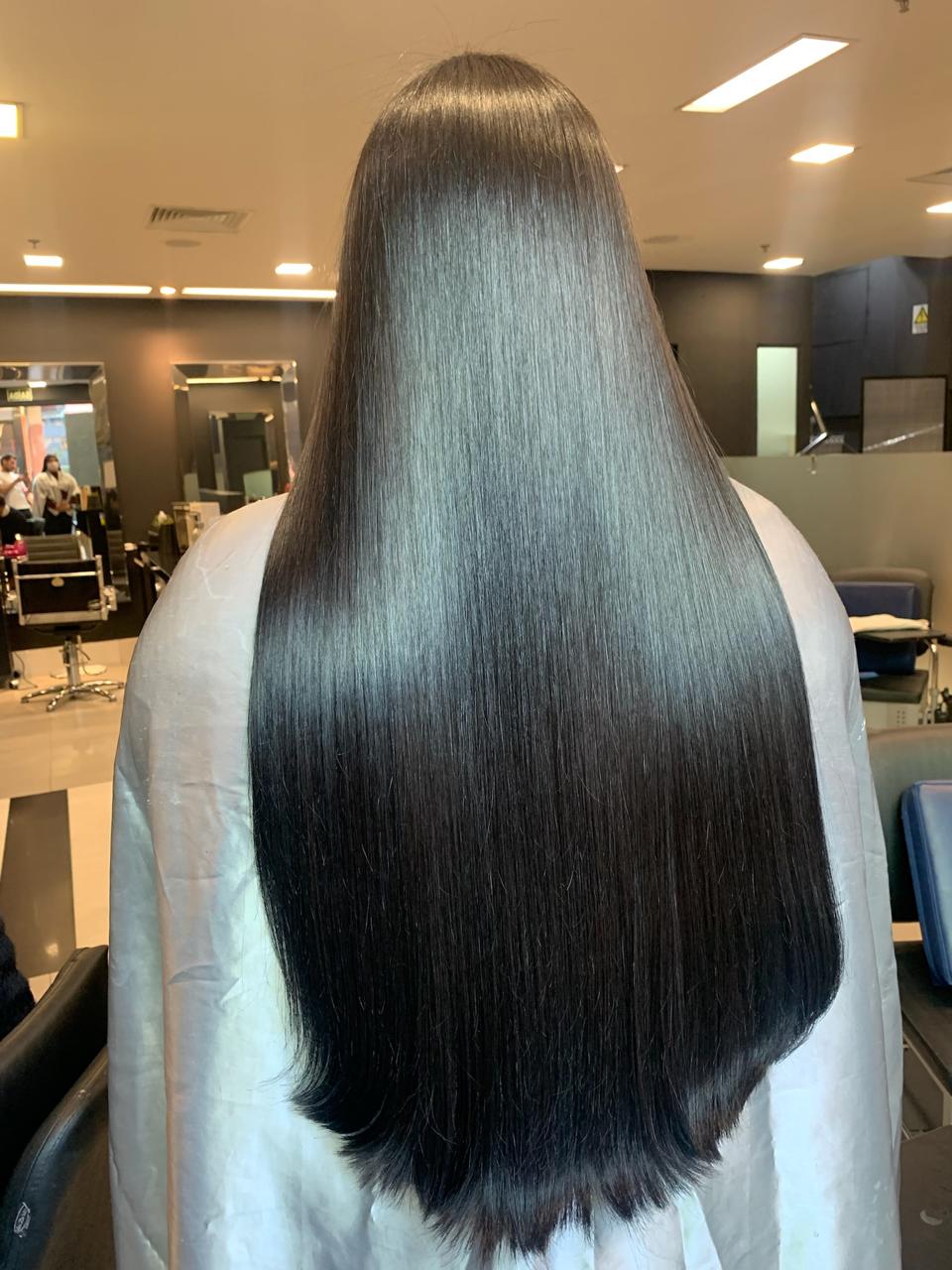 Cabelo preto liso e brilhoso