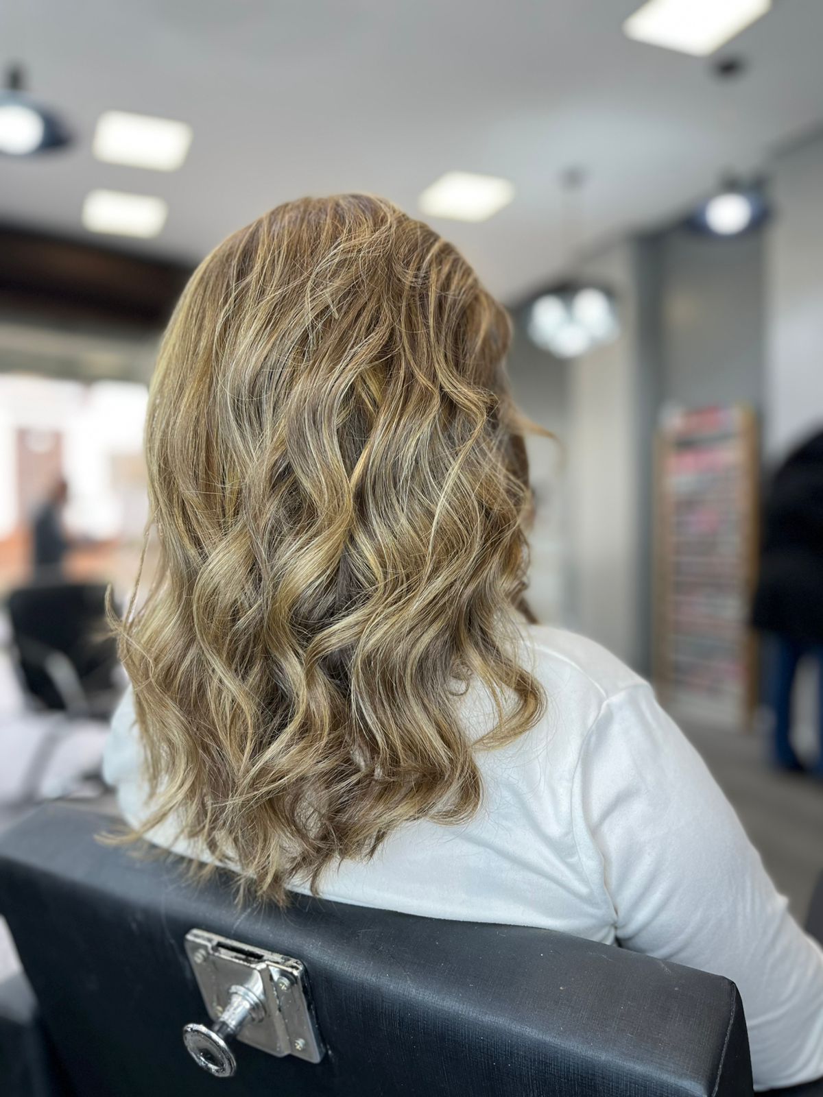 Ondas loiras com mechas